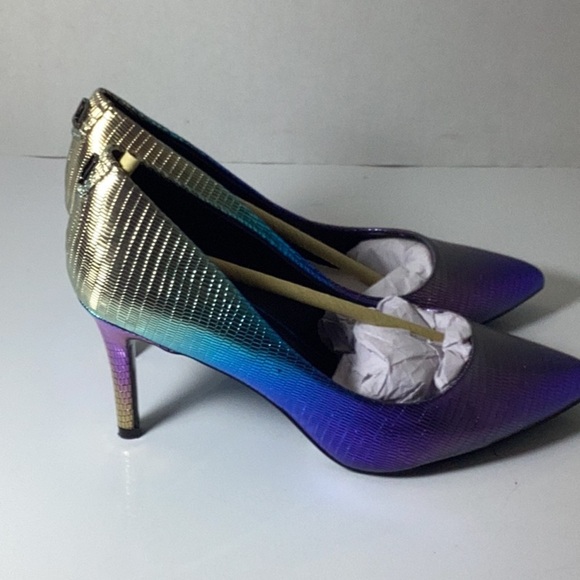 Royale Pointed Toe Pump (Women)
KARL LAGERFELD PARIS - Picture 6 of 11